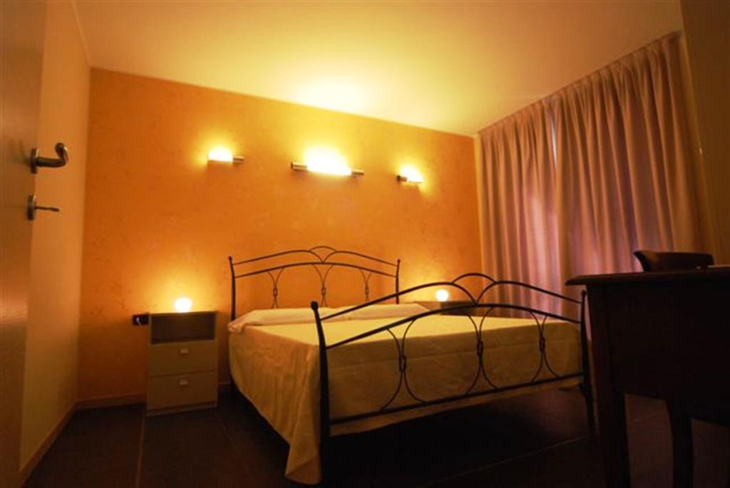 Residence & Suites Solaf Bonate di Sopra Pokój zdjęcie